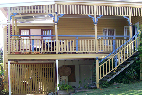 Renovate a verandah on your Queenslander house in Kelvin Grove or the Chermside area.